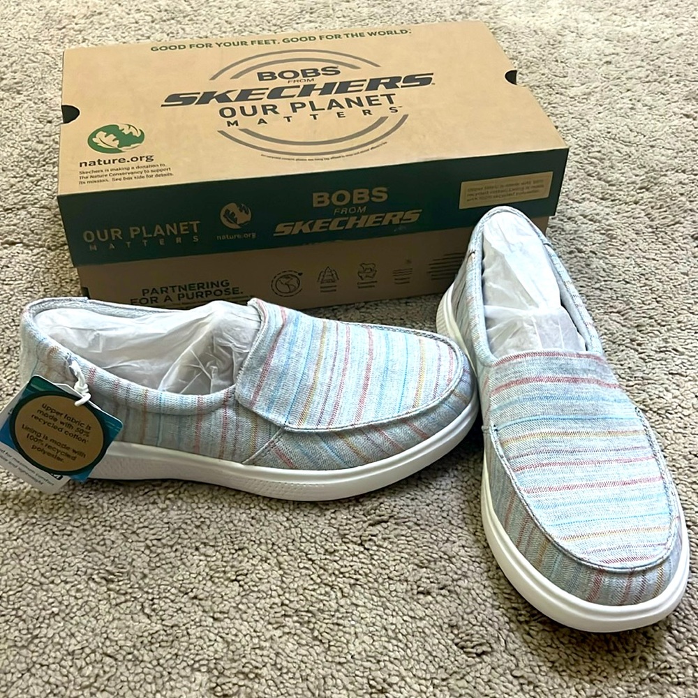 BOBS from Sketchers with cloud memory foam canvas causal gray vital lines